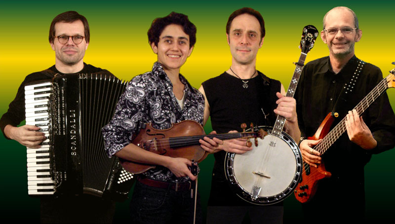Die 4 Bandmitglieder mit ihren Instrumenten